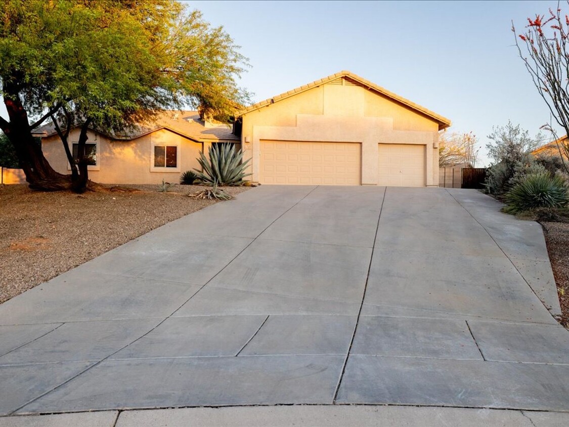 Primary Photo - 4 Bedroom 2 Bathroom