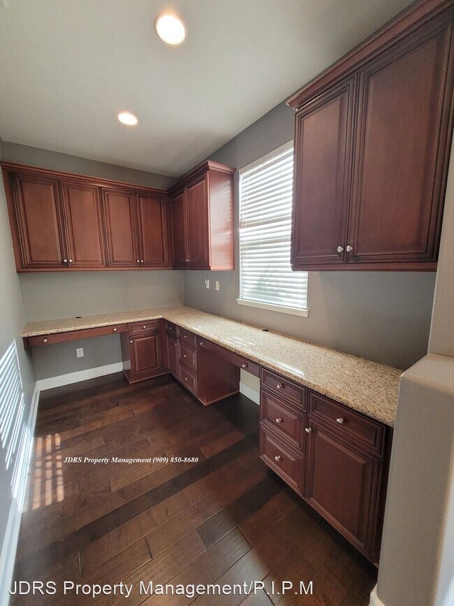 Building Photo - 5 br, 3 bath House - 13100 Early Crimson St