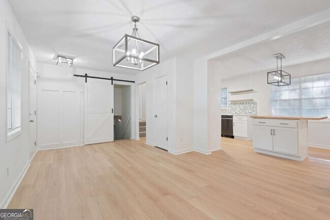 Building Photo - 920 Kings Ct