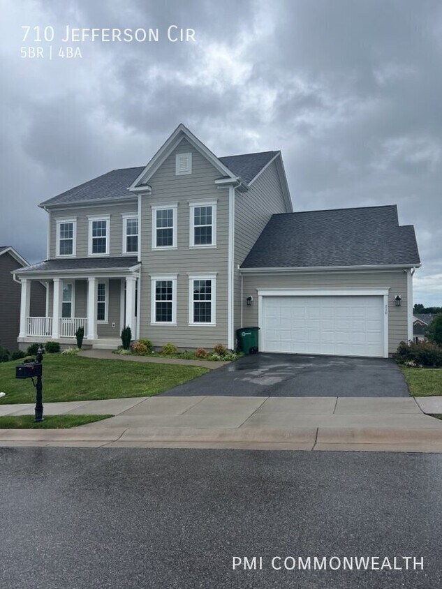 Foto principal - 710 Jefferson Cir NW