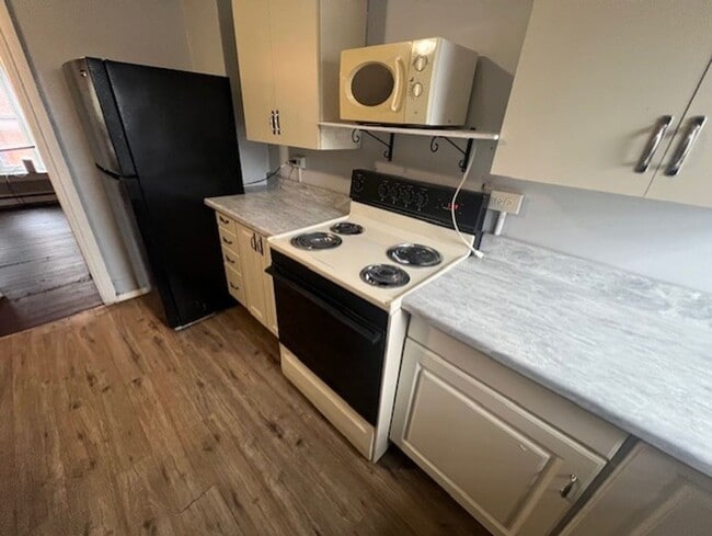 Building Photo - 1158 Mulberry St