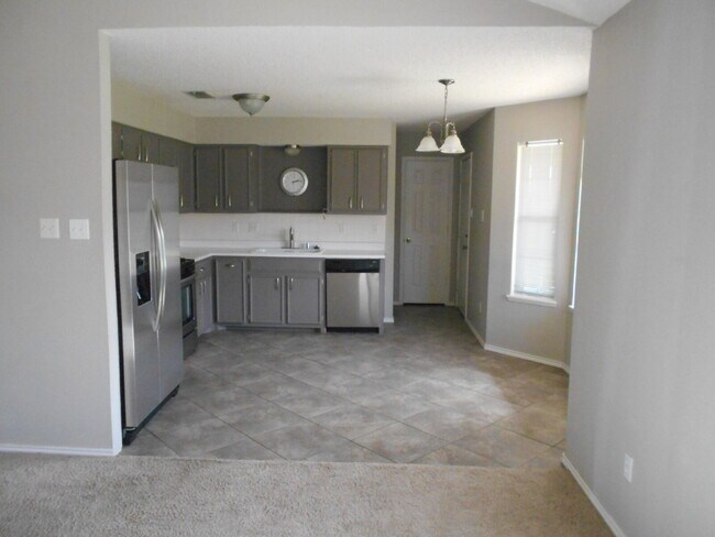 Foto del edificio - "Charming 3-Bedroom Home with 2 Baths in L...