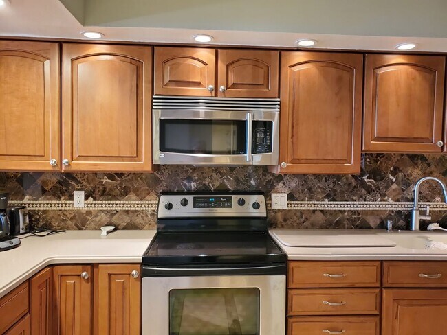 Building Photo - 824 Bahia Del Sol Dr
