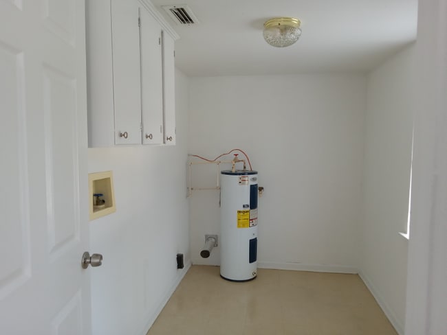 Building Photo - 1621 AL-27