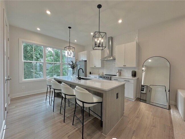 Foto del edificio - 192 Chestnut Cir