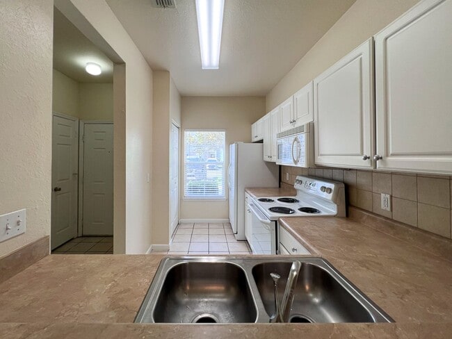 Building Photo - 2/2.5 Town Home in Magnolia Place Available NOW!