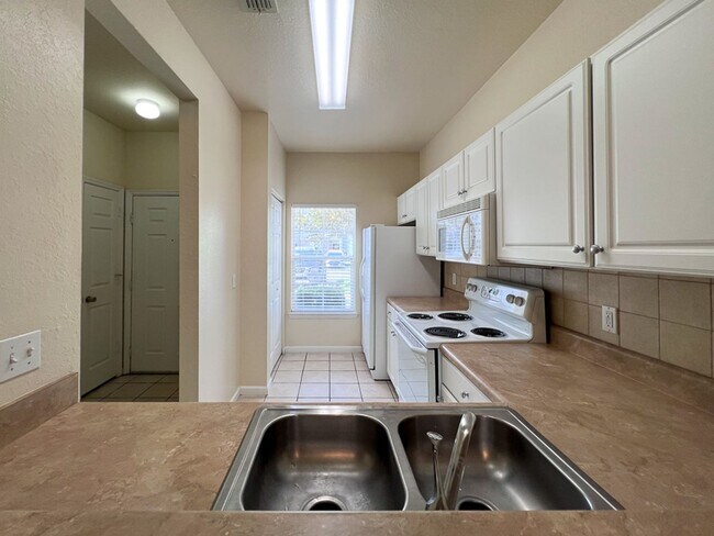 Foto del edificio - 2/2.5 Town Home in Magnolia Place Available NOW!
