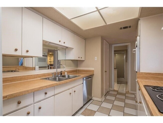Foto del edificio - 13509 Red Fern Ln