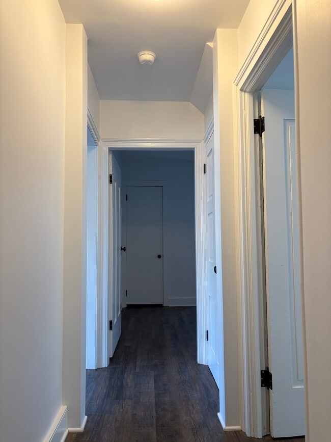 Building Photo - 1408 W Main St