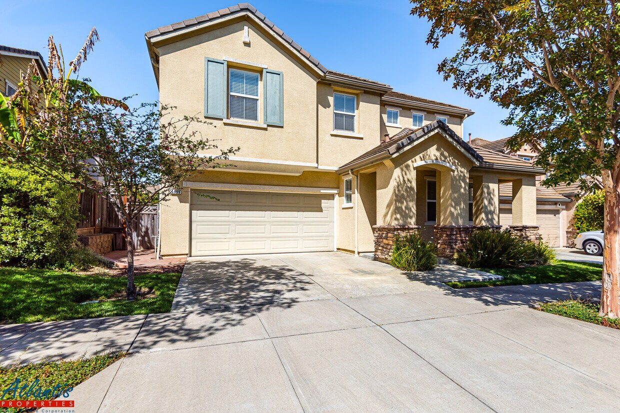 Primary Photo - 1350 Santa Lucia Dr
