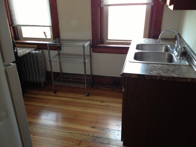 Building Photo - 2900 Short Vine St