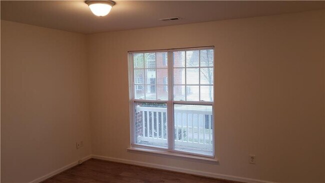 Building Photo - 8139 Rolling Meadows Ln