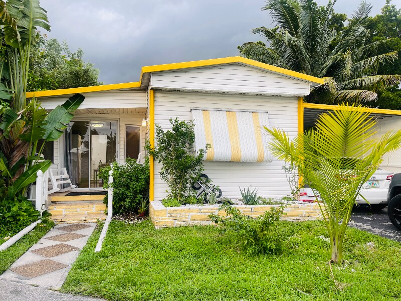 Foto principal - 3050 SW 51st Ave