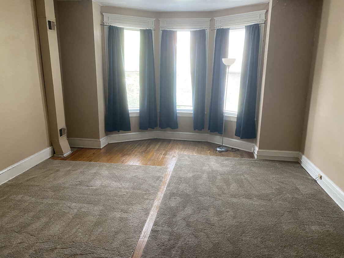 Foto principal - 3013 Abell Ave