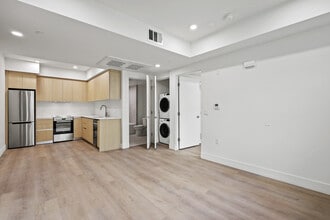 Building Photo - Ecco Hawthorn