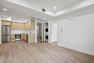 Building Photo - Ecco Hawthorn