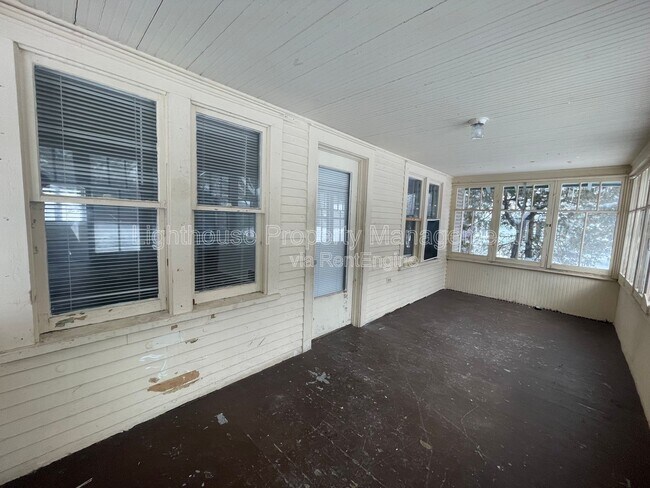Building Photo - 232 E Lincoln Ave
