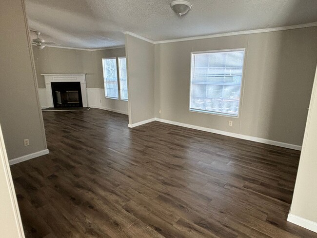 Foto del edificio - 4 Bedroom/2 Bath Home in Cook County