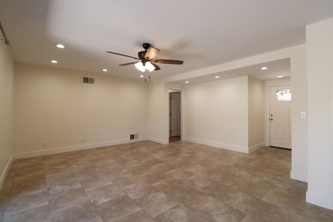 Foto del edificio - **Spacious 4-Bedroom Home for Rent – Northeast Santa Maria**