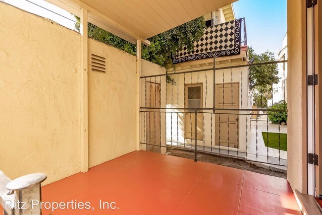 Foto del edificio - 135 N La Peer Dr