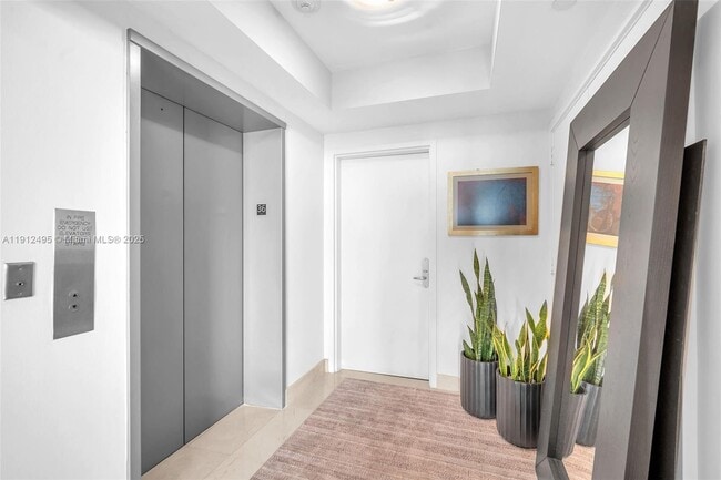 Foto del edificio - 1331 Brickell Bay Dr