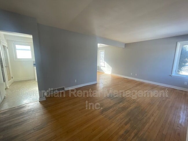 Building Photo - 110 Stardust Crescent