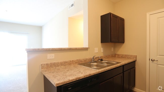 Kitchen - 2BR, 2BA - 965 SF - The Jefferson - Brook Lane Apartments