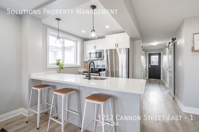 Photo du bâtiment - **Dream 2 bedroom with Modern finishes AVAILABLE Now!**