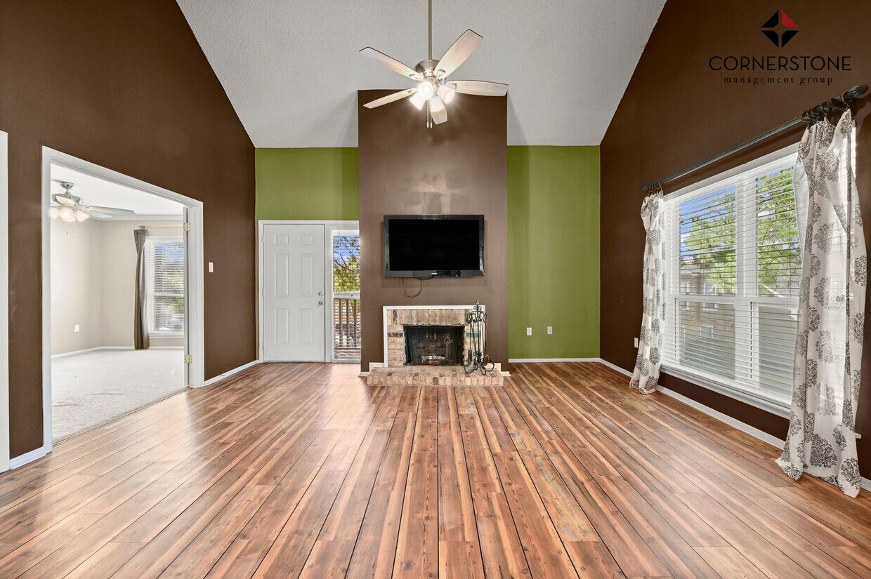 LUXURY VINYL FLOORING 2 BEDROOM, 2 BATHROO... Condo for Rent in Baton