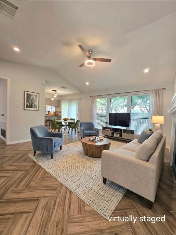 Foto del edificio - 1417 Hyridge Cir