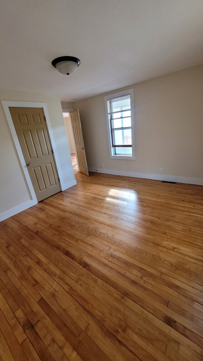 Foto del edificio - 412 20th Ave NE