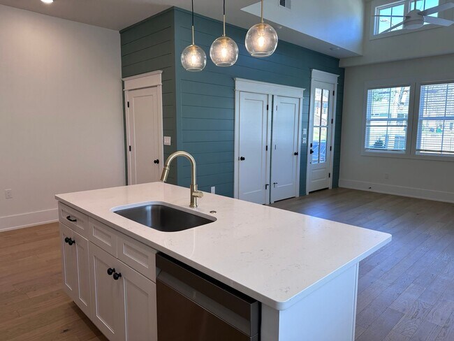 Foto del edificio - 136 McCowat St