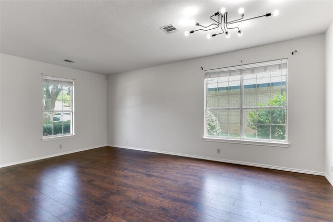 Building Photo - 1204 Stepp Bend