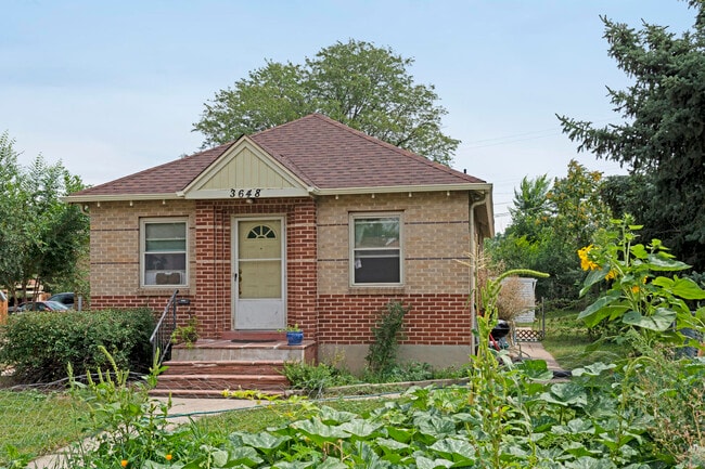 Frente de la casa - 3648 Ames St