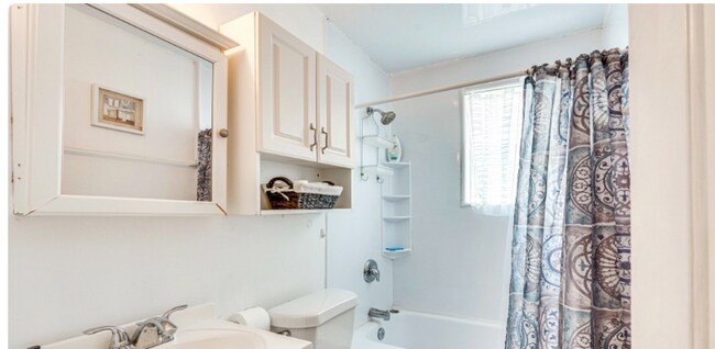 Foto del edificio - 1308 Caldwell Dr