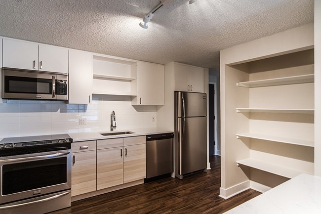 Photo - 2121 Canyon Apartments