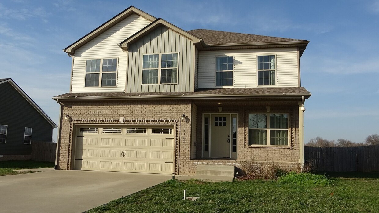 Foto principal - 2341 Danbury Dr
