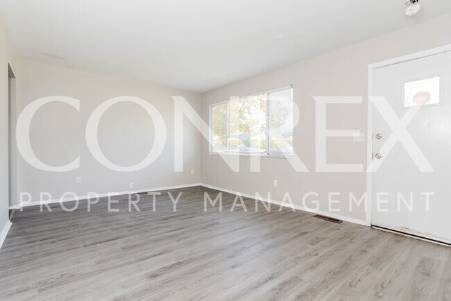 Building Photo - Beautiful 3 Bedroom