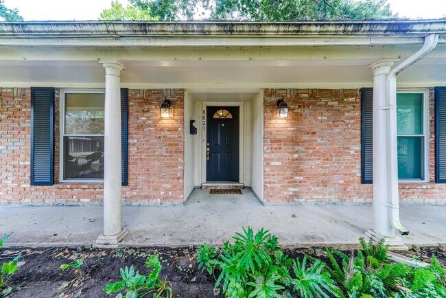 Building Photo - 8823 McAvoy Dr