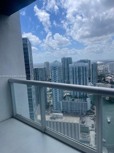 Foto del edificio - 465 Brickell Ave