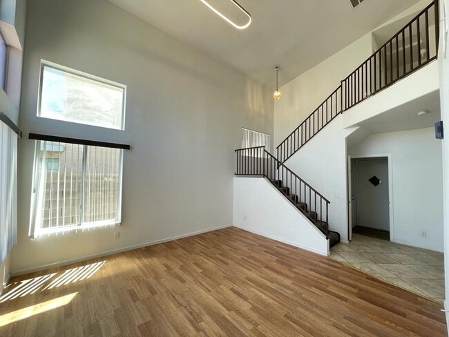 Foto del edificio - Beautiful 3 bed 2.5 bathroom home