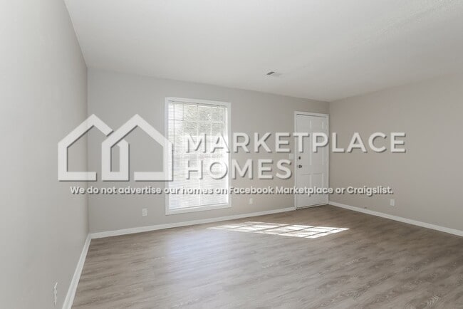 Building Photo - 616 Kingston Ln NW