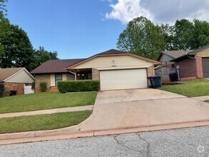 Building Photo - 4600 Clendon Way