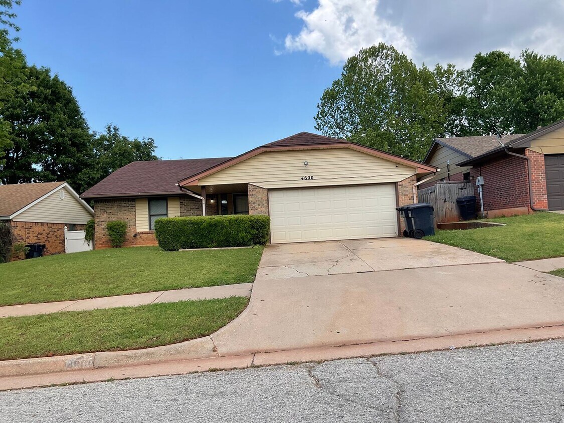 Foto principal - 3 Bed. 2 Bath, 2 Car Garage
