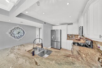 Building Photo - 10680 S Ocean Dr