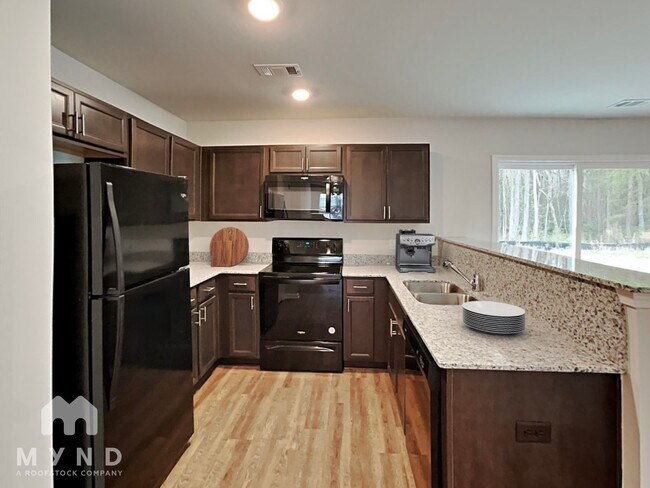 Building Photo - 43 Brown Thrasher Ct
