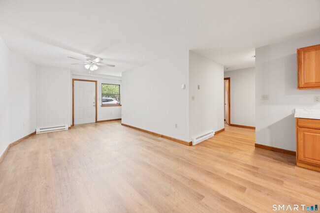 Foto del edificio - 180 N Cherry St