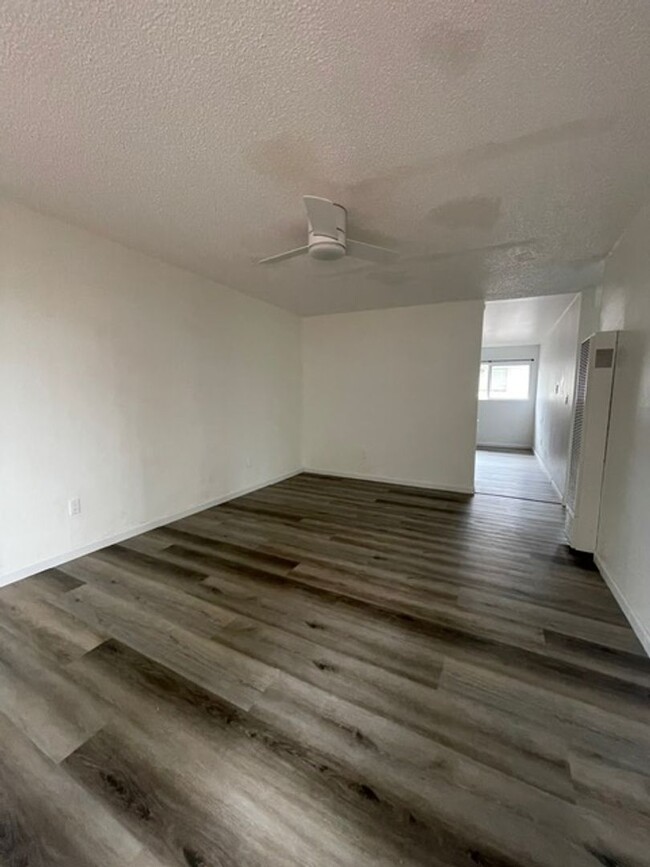 Foto del edificio - 2-Bedroom, 1-Bath Duet in Union City