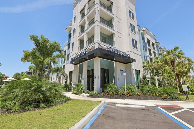 Entrada a la oficina de arrendamiento - Brea Lakewood Ranch