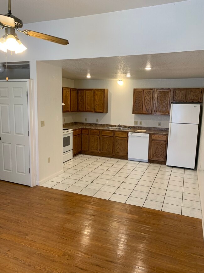 Foto del edificio - 2704 Wakefield Dr
